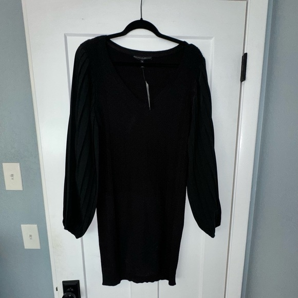 White House Black Market Dresses & Skirts - White House Black Markets Drama Sleeve Shift Dress - NWT - Size M